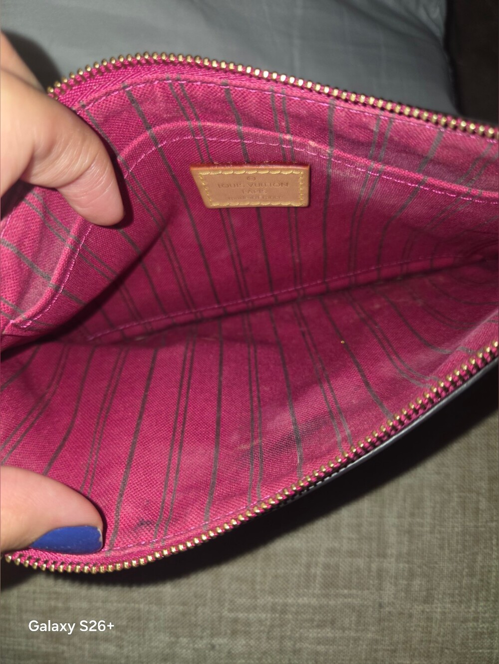 Designer Clutch - Picture 6 of 6
